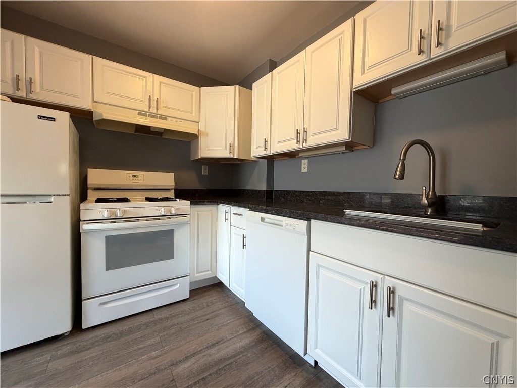 142-44 Lynwood Avenue - Photo 2