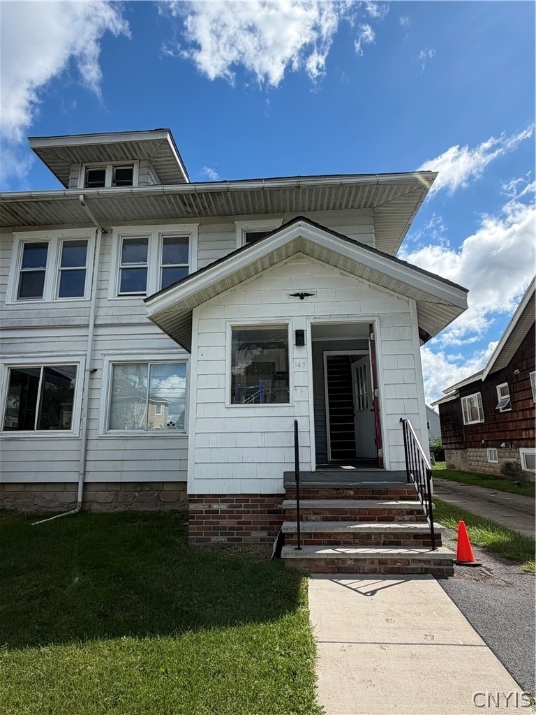 142-44 Lynwood Avenue - Photo 1