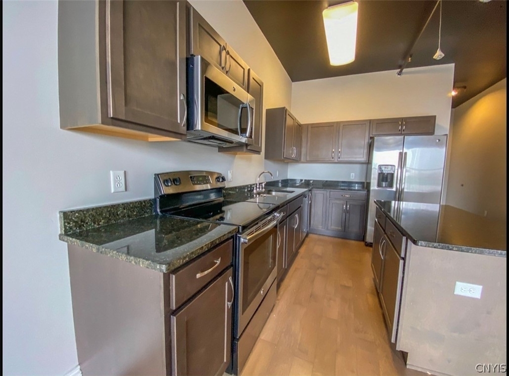 10 Genesee Street - Photo 3