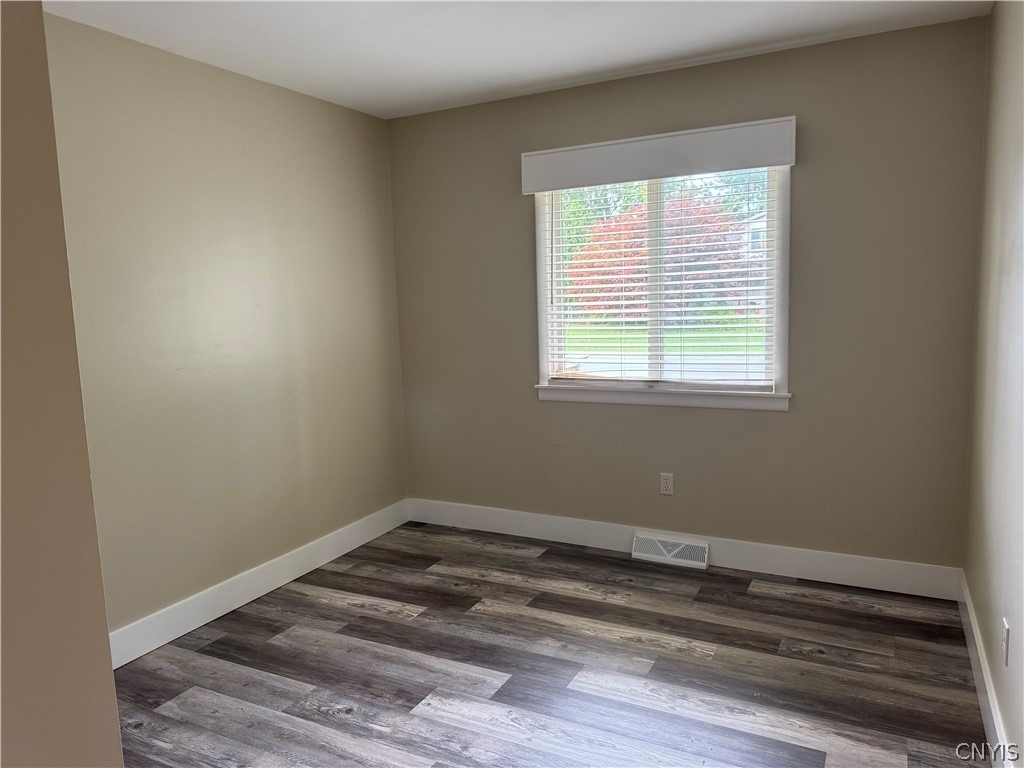 7878 Sagamore Drive N - Photo 21