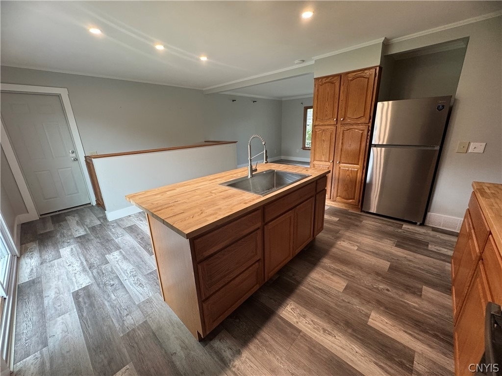 7878 Sagamore Drive N - Photo 10