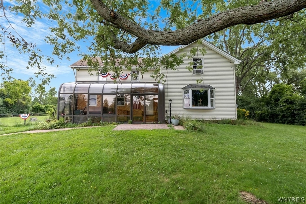 5166 William Street - Photo 1