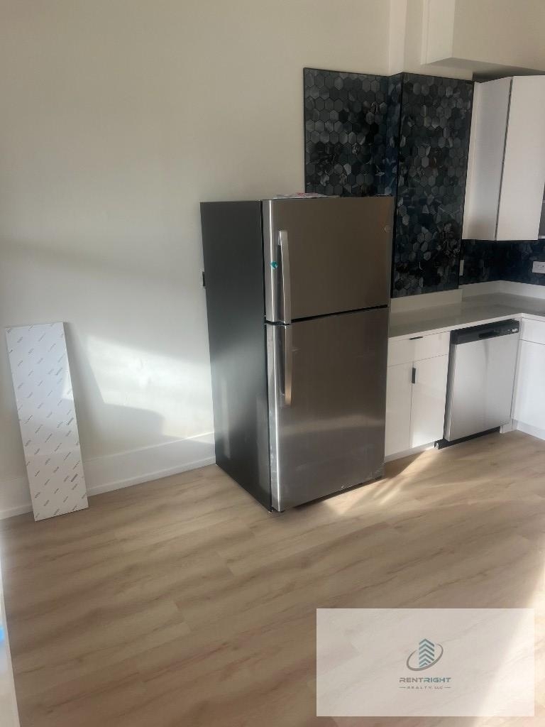 944 N Damen Ave - Photo 1