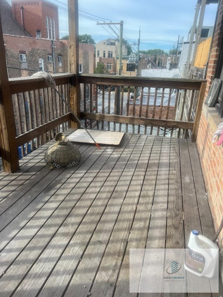 944 N Damen Ave - Photo 18