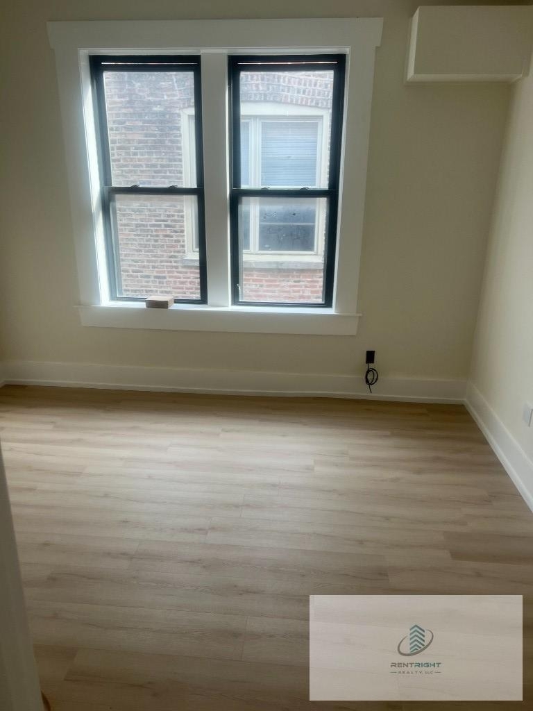 944 N Damen Ave - Photo 4