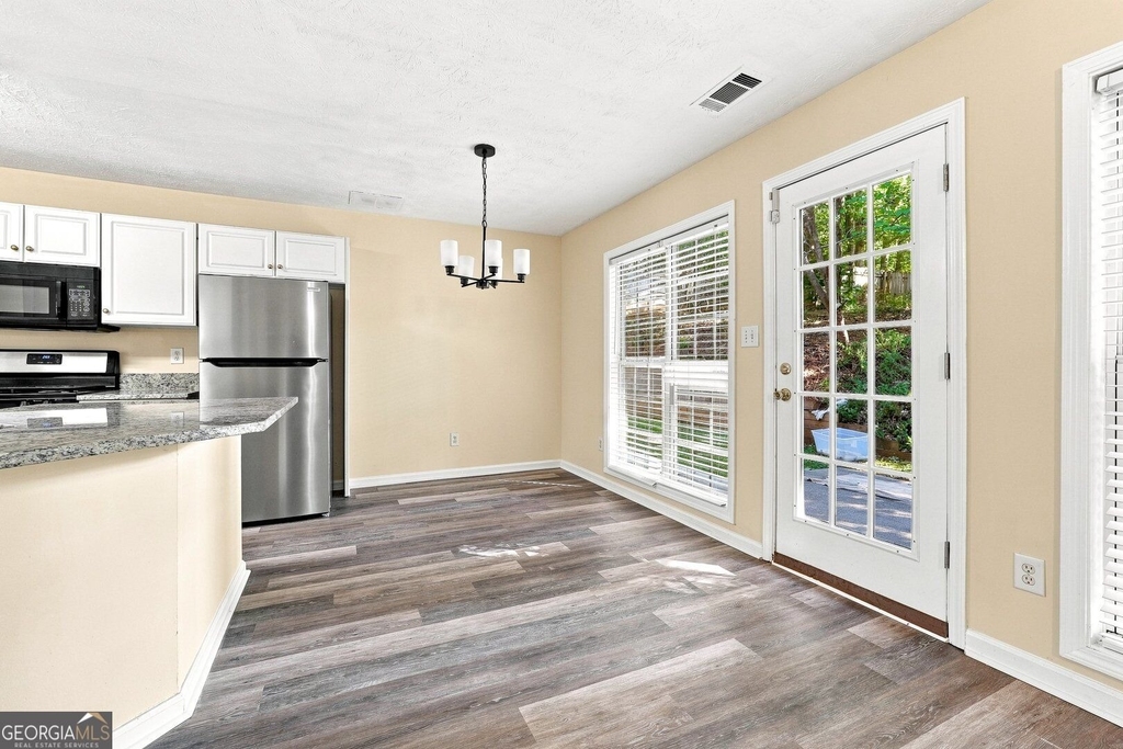 964 Bexhill Drive - Photo 8