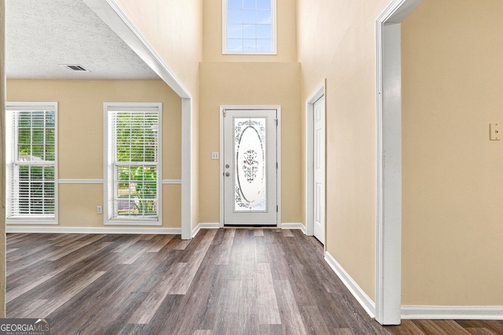 964 Bexhill Drive - Photo 2