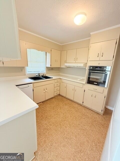 1204 Edgewood Drive - Photo 2