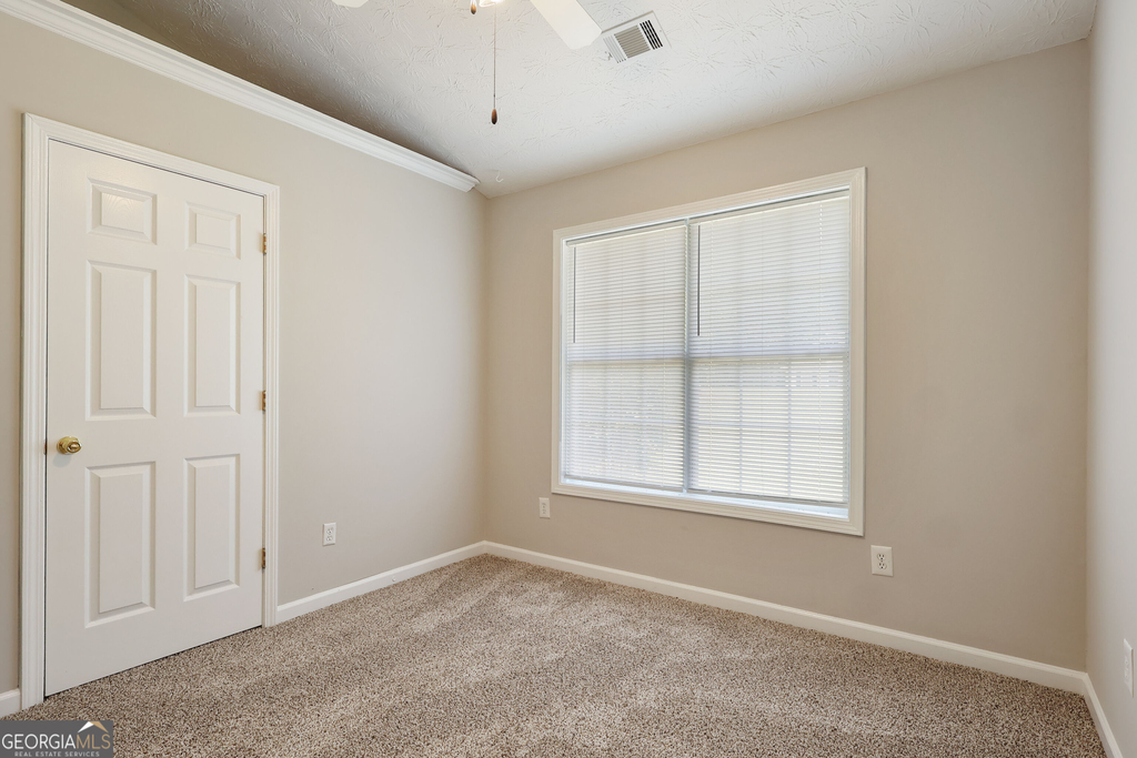 215 Cambridge Way - Photo 10