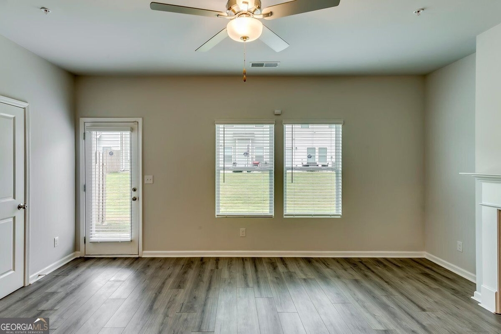 11697 Mendenhall Court - Photo 5