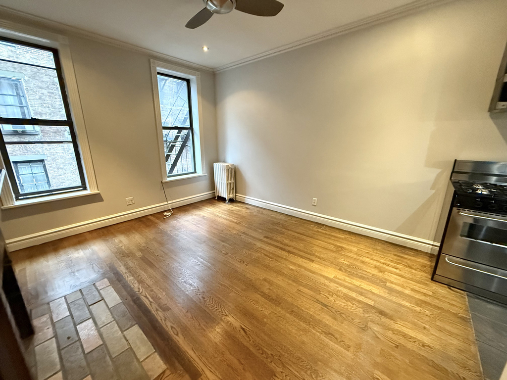 Leroy Street & 7 avenue S - Photo 1