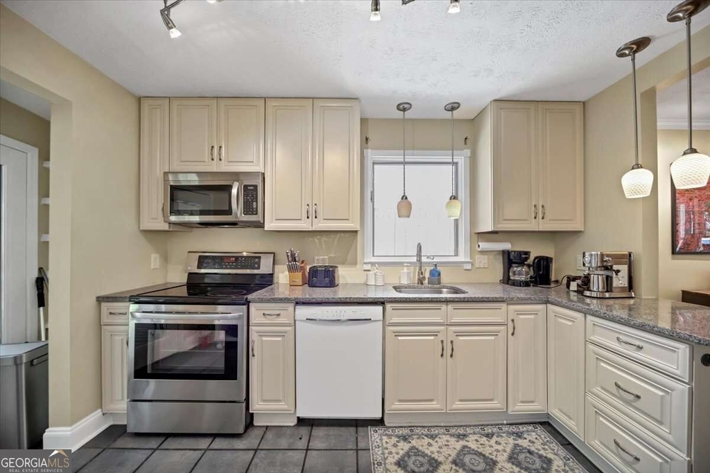 1071 Standard Drive Ne - Photo 11