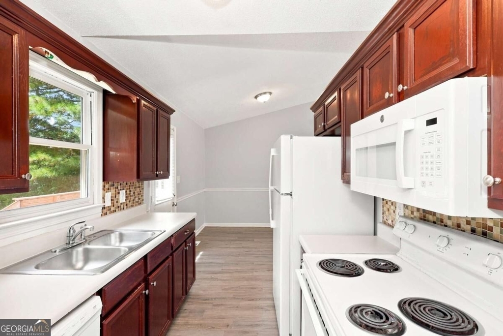 345 Bomar Lane - Photo 2