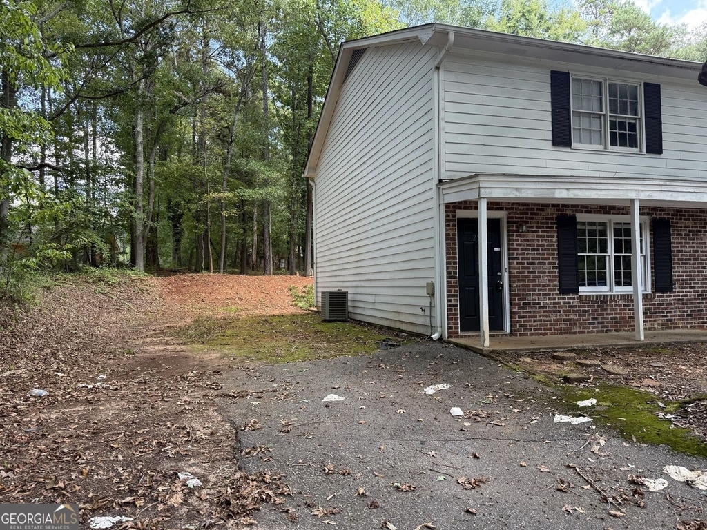 250 Highland Park Drive - Photo 5
