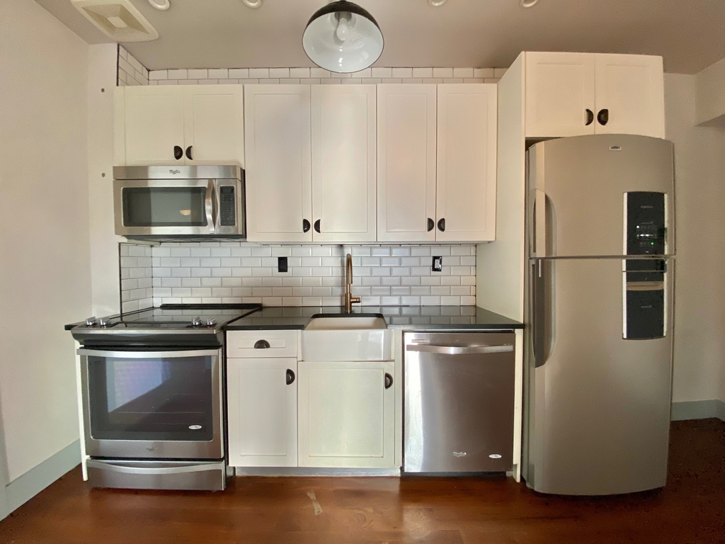 31 Brooklyn Avenue - Photo 3