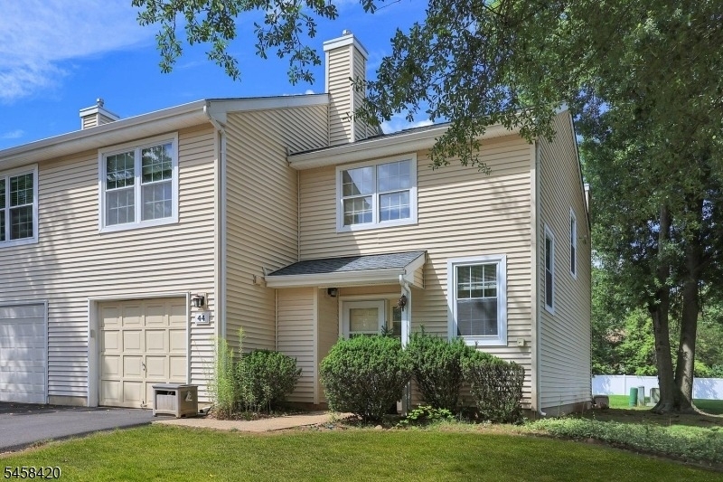 44 Whitby Cir - Photo 3