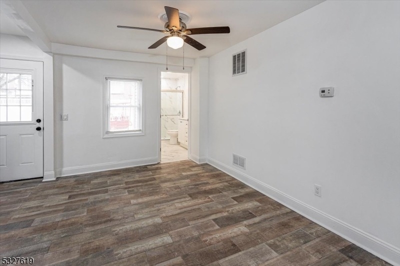 29 Washington St - Photo 8