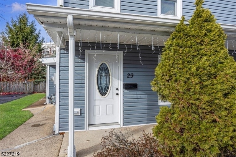 29 Washington St - Photo 2