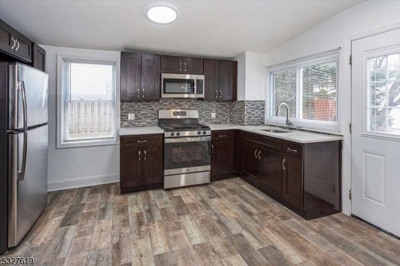 29 Washington St - Photo 12