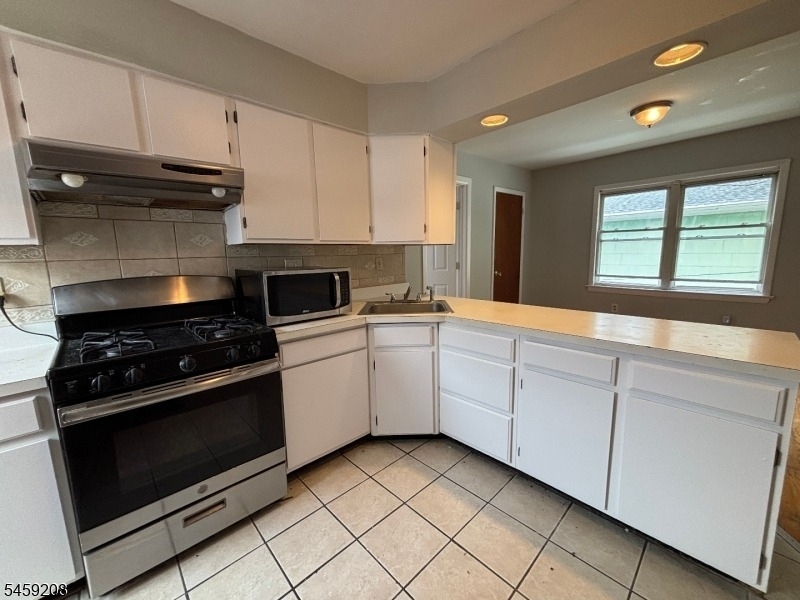 226 Gordon St - Photo 3