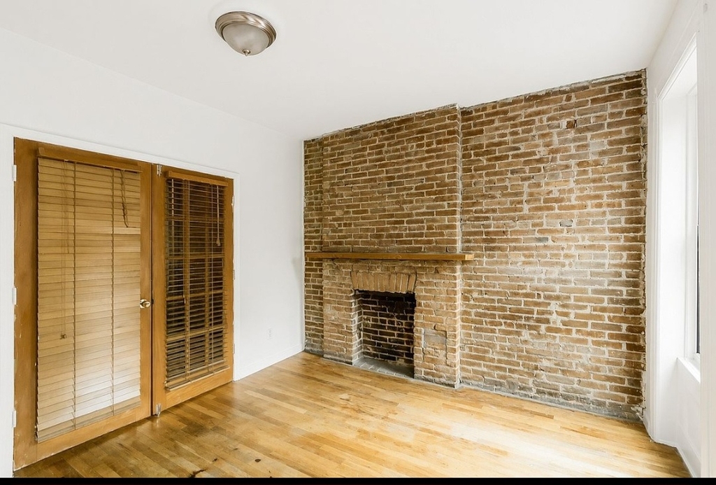 405 West 49th Street - Photo 4