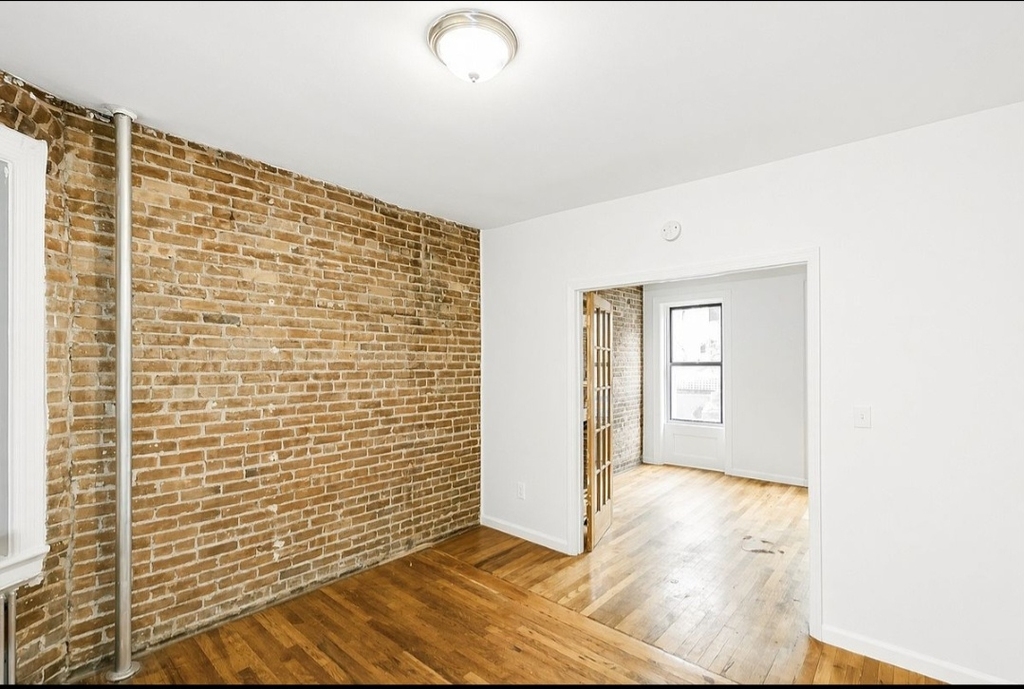 405 West 49th Street - Photo 3