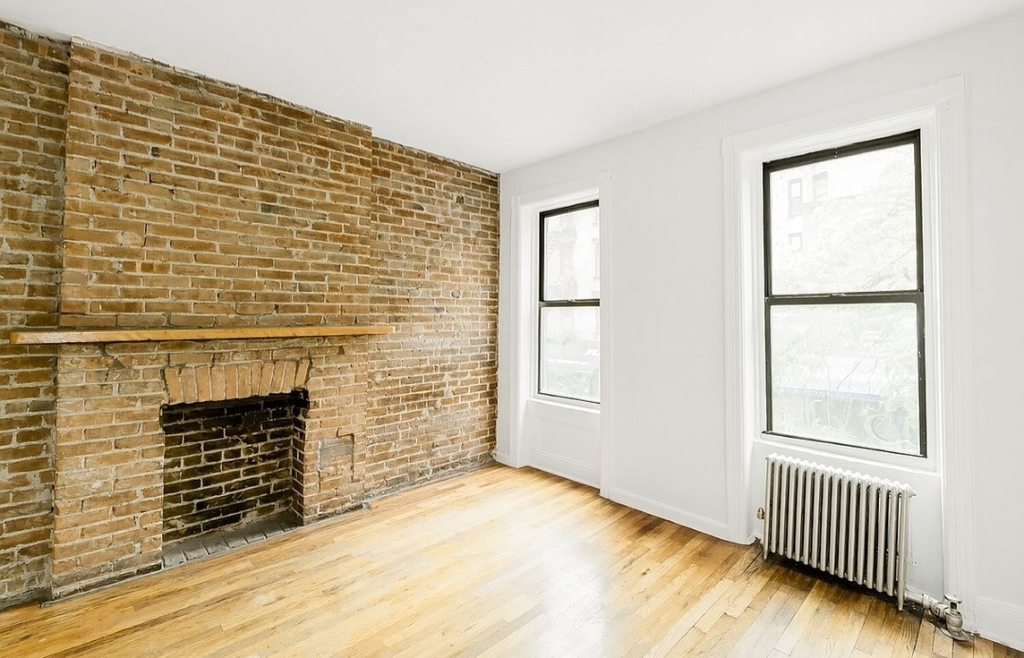 405 West 49th Street - Photo 1