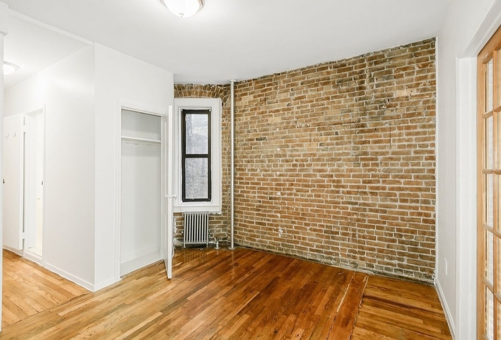 405 West 49th Street - Photo 2
