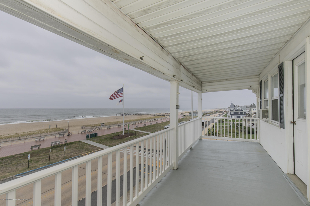 18 Ocean Avenue N - Photo 23