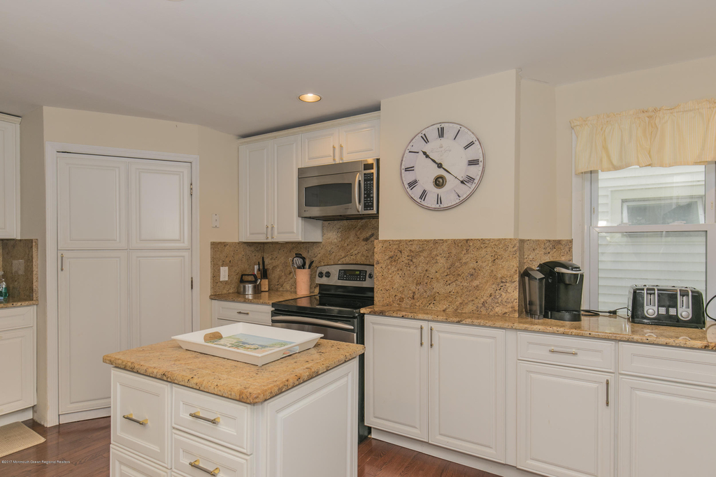 18 Ocean Avenue N - Photo 10
