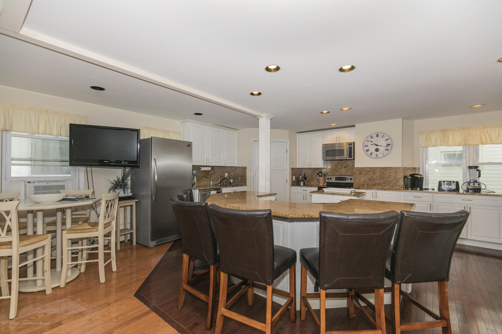 18 Ocean Avenue N - Photo 12