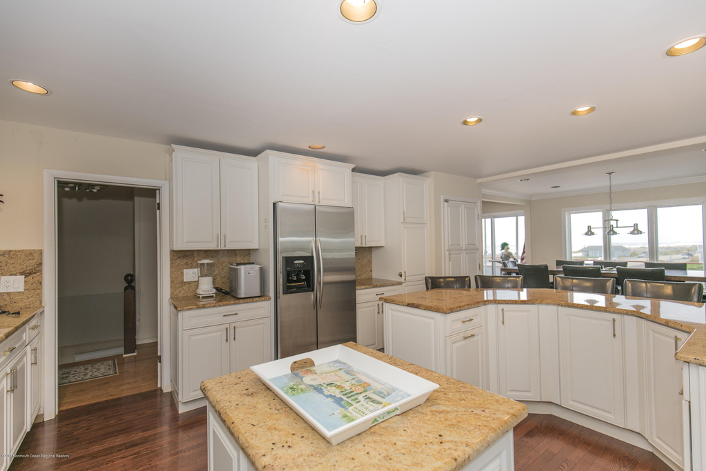 18 Ocean Avenue N - Photo 9