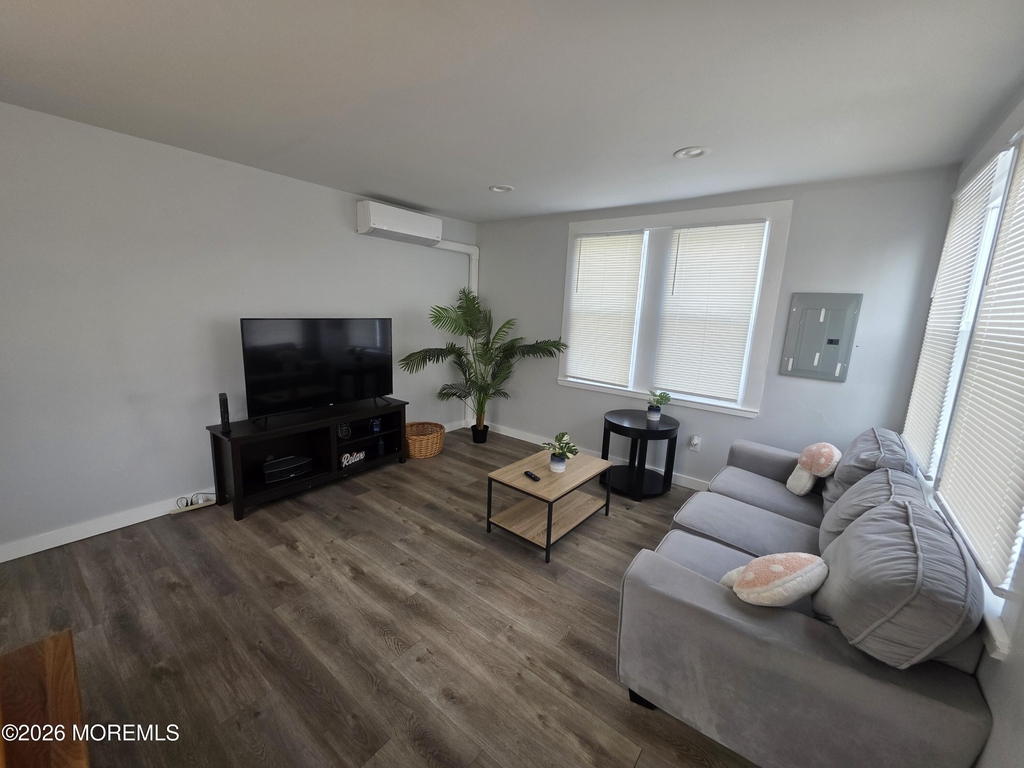 115 Blaine Avenue - Photo 2