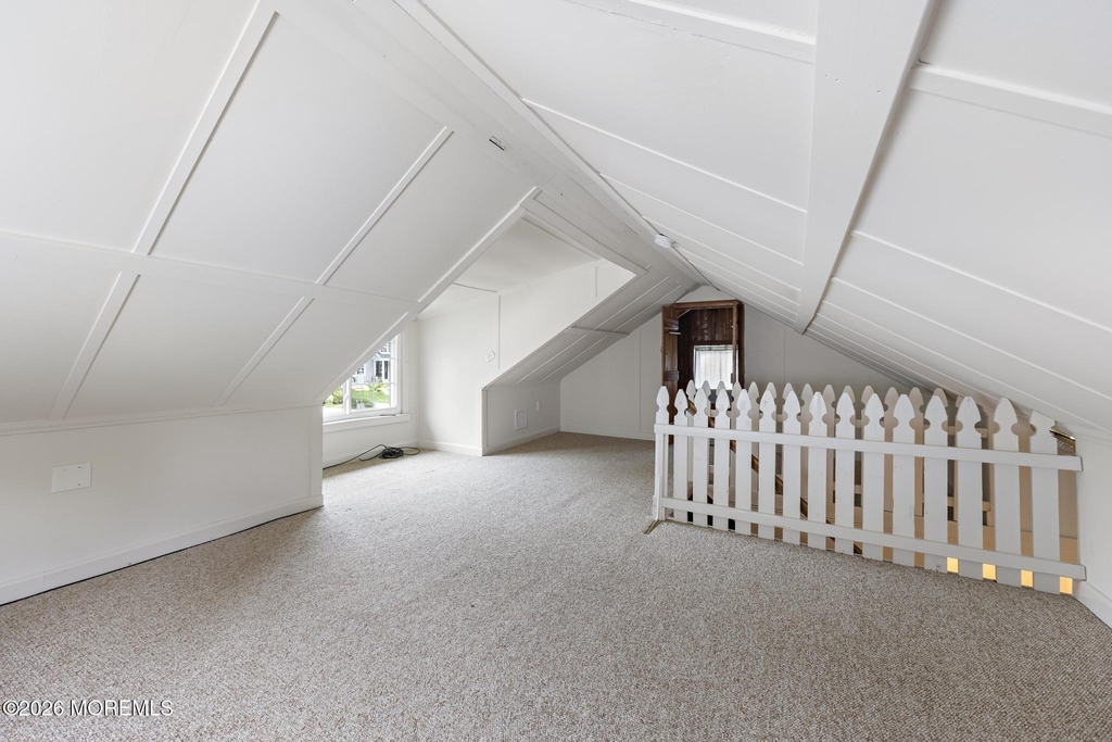 833 Windsor Street - Photo 18