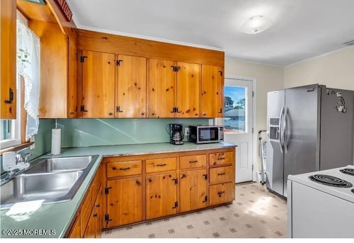 321 16th Avenue - Photo 9
