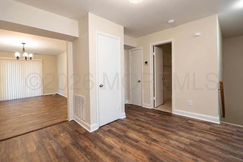1405 Silver Court - Photo 10