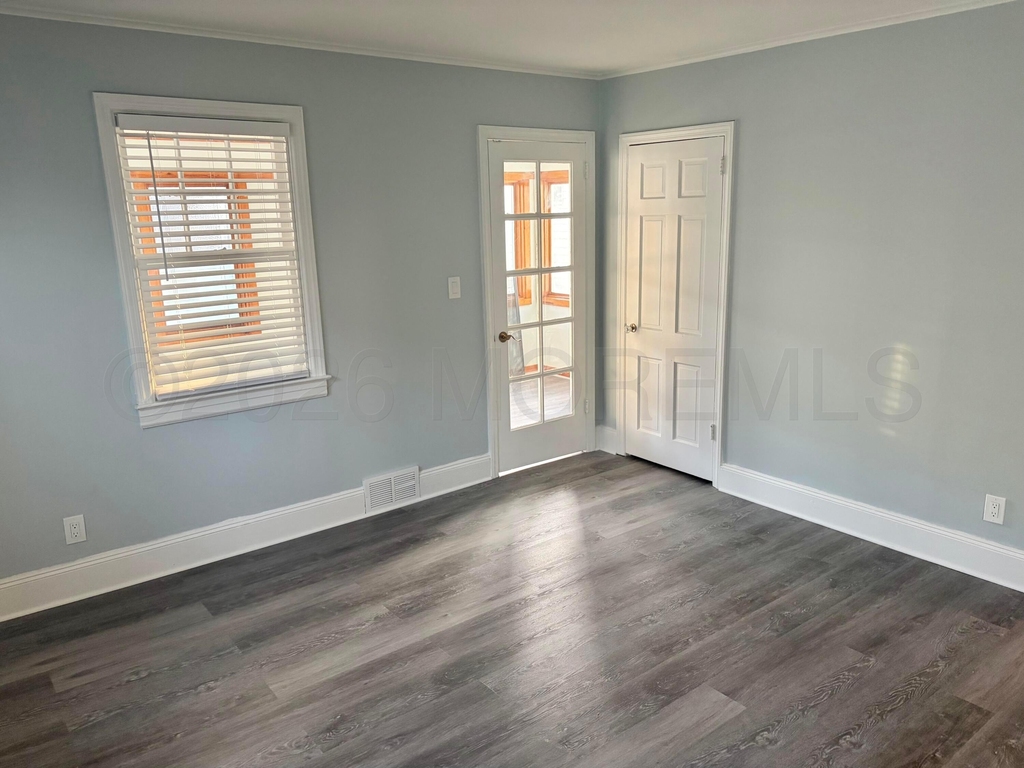 202 Evergreen Avenue - Photo 8