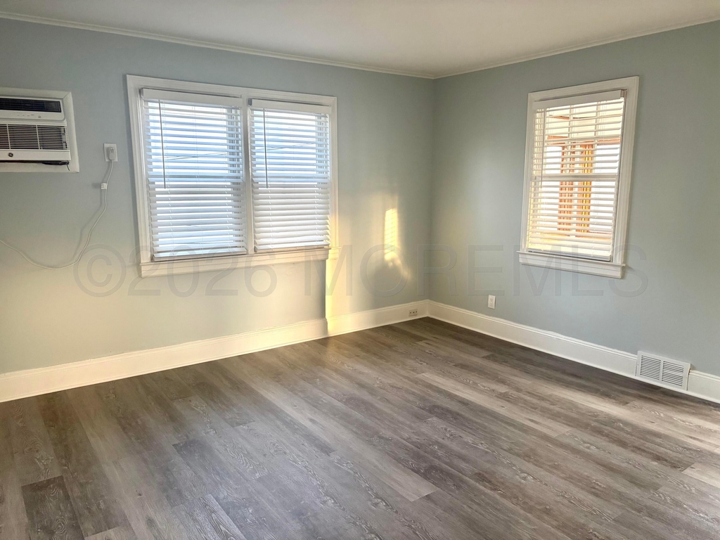 202 Evergreen Avenue - Photo 7
