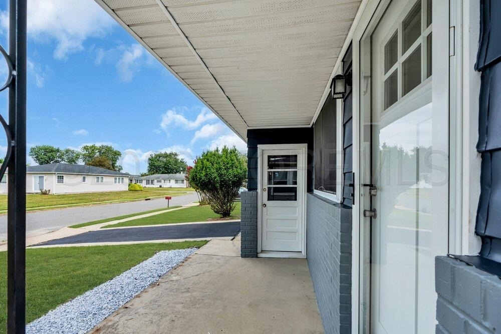24 Liberta Drive - Photo 2
