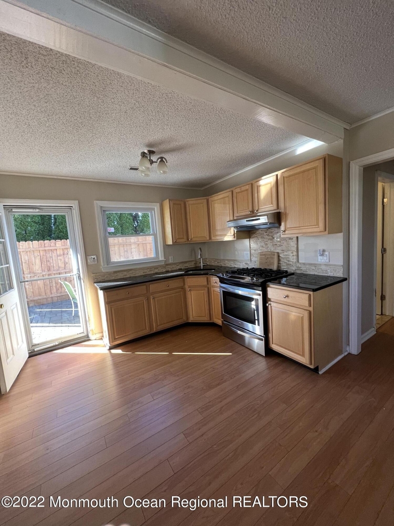 451 Harnell Avenue - Photo 8