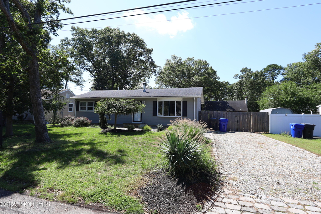 709 Marys Drive - Photo 0