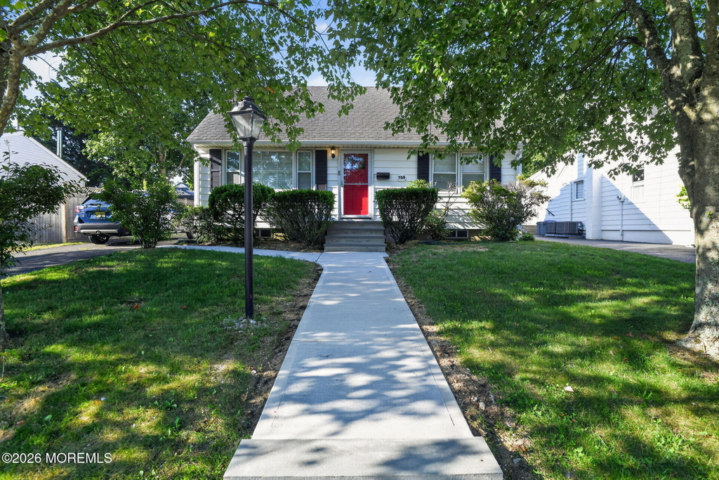 705 Park Avenue - Photo 2