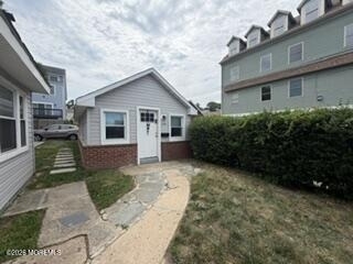 195 Bay Avenue - Photo 1