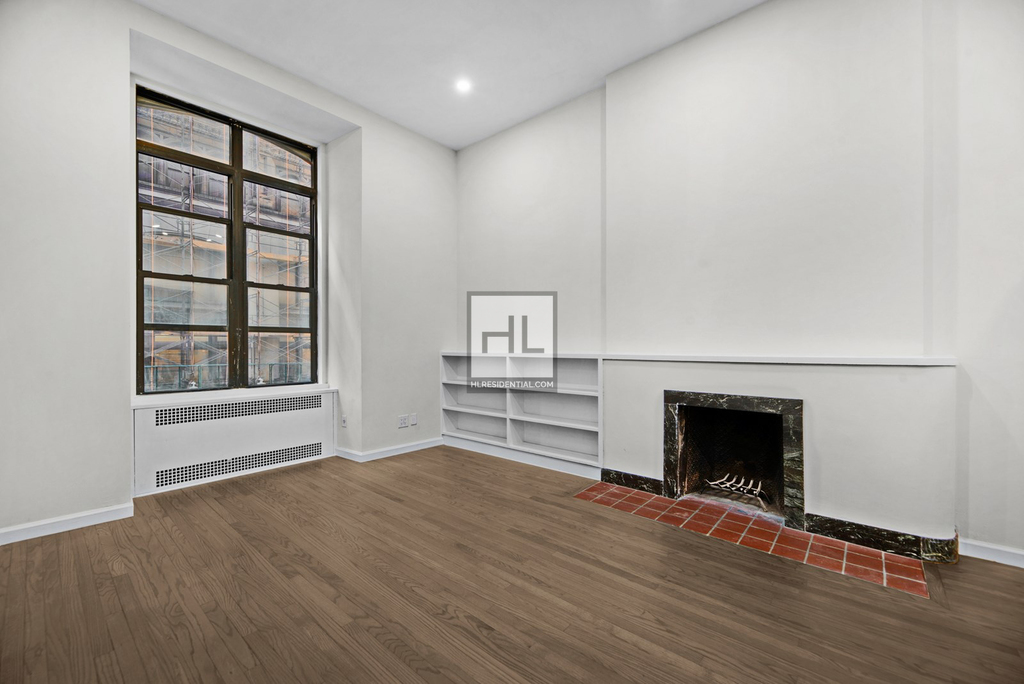 Madison Avenue - Photo 1