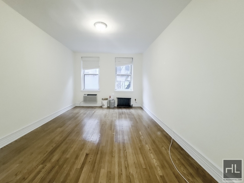 East 83 Street - Photo 0