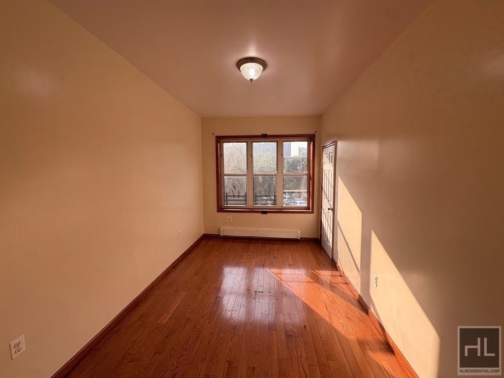Montgomery Avenue - Photo 2