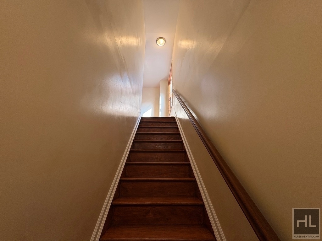 Montgomery Avenue - Photo 3
