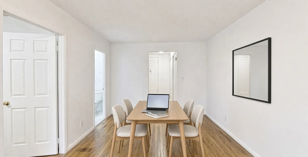 270 West 25th Street - Photo 2