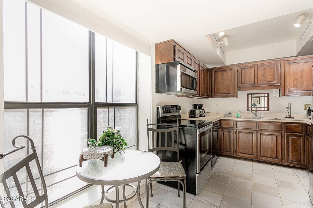 5124 N 31st Place - Photo 17