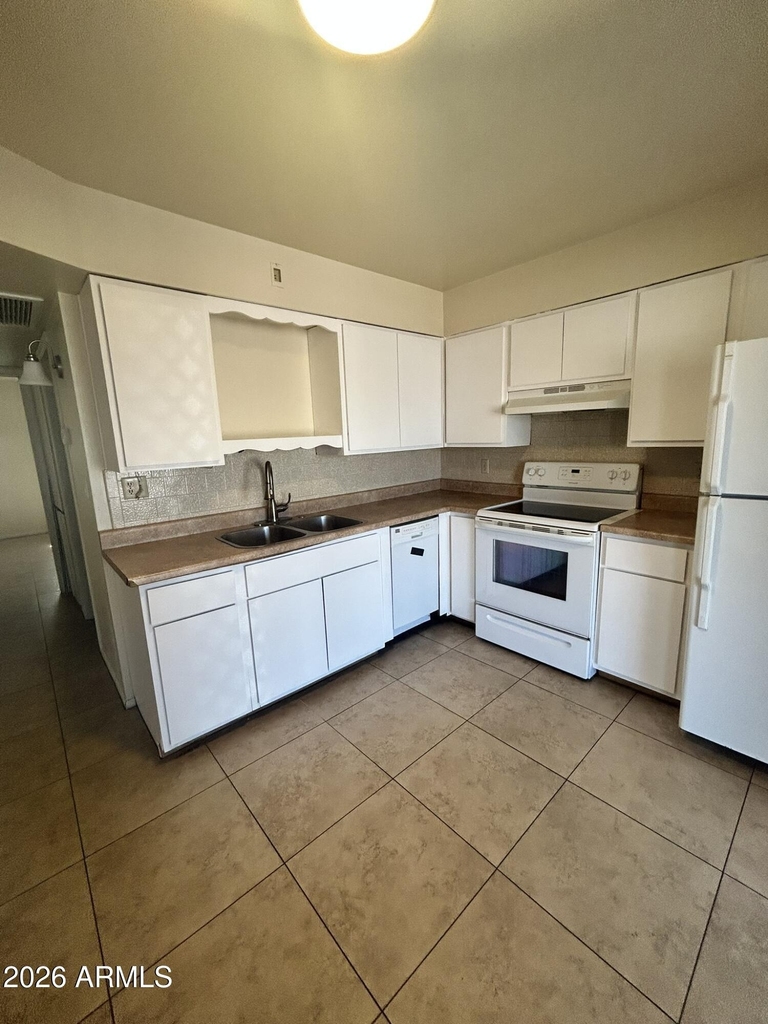 5233 E University Drive - Photo 9